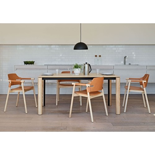 Woody Midj fixed table