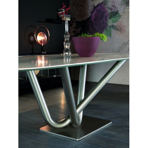 Victory Tonin Casa dining Table