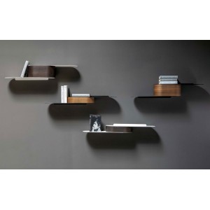 snowboards-tonin-casa-shelf
