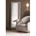 Amelia Cantori mirror with refined classic design
