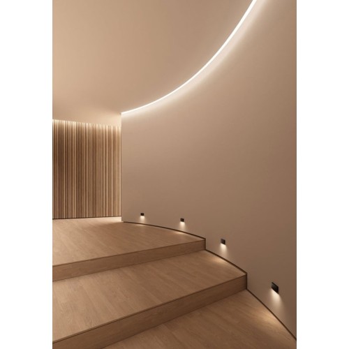 Anda Cini & Nils wall lamp with modern design and soft light