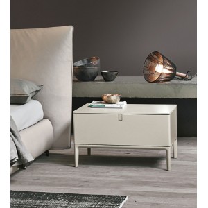 inside-alivar-bedside-table