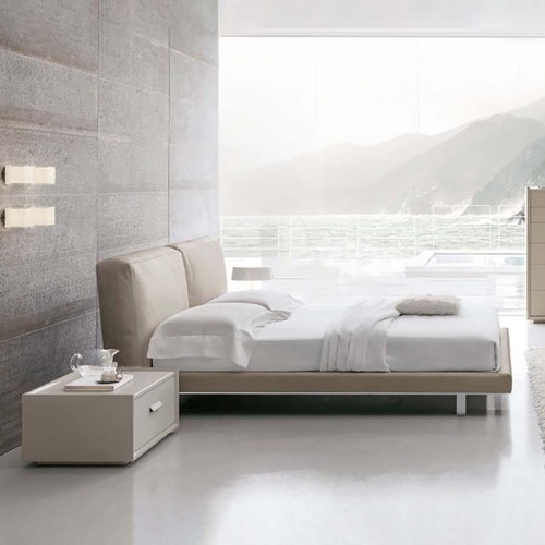 Echo Alivar queen size bed