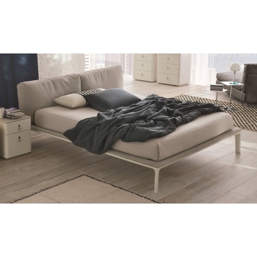Join Alivar queen size bed