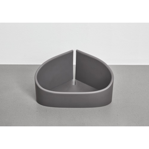 Alfa Geelli bathroom shelf in plastic with water drain