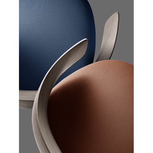 Universal MDF Italia Armchair