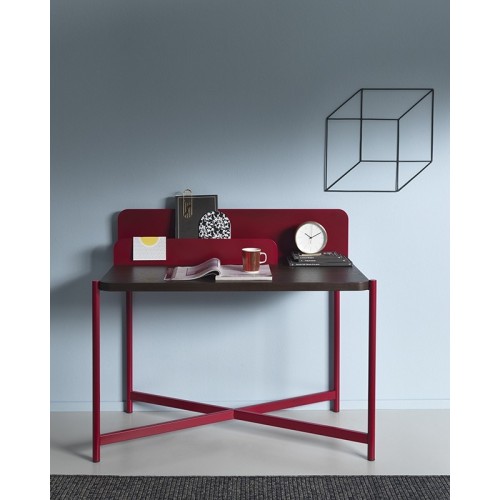 Memedesign Accademy Desk