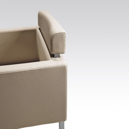 Kuadrella Kastel waiting room chair