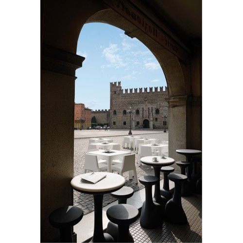 Armillaria Plust outdoor bar table