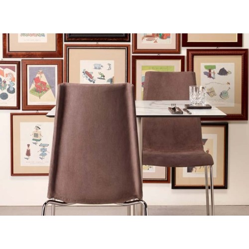 Mannequin Pop Scab Chair