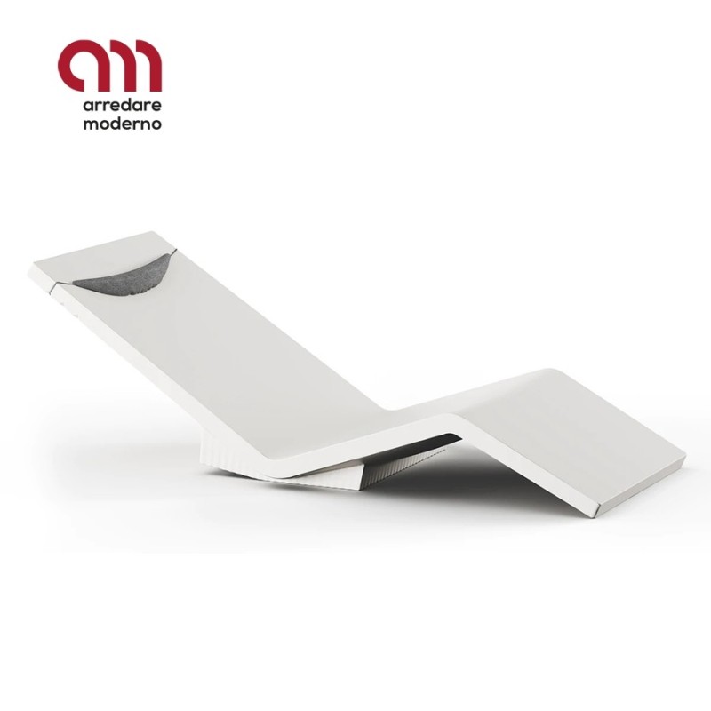 Aqua Serralunga lounger with rotomoulded polyethylene