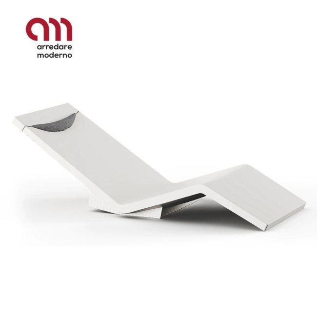 Aqua Serralunga lounger with rotomoulded polyethylene