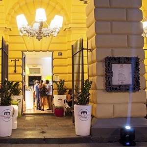 frame-of-love-s-frame-slide