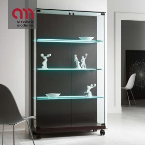 Medora Tonelli Showcase