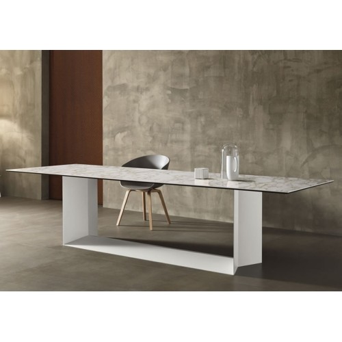 T5 Tonelli dining Table
