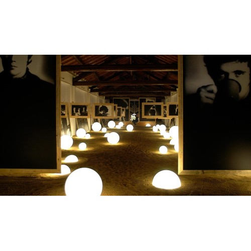 1/2 Globo Slide Ground Lamp