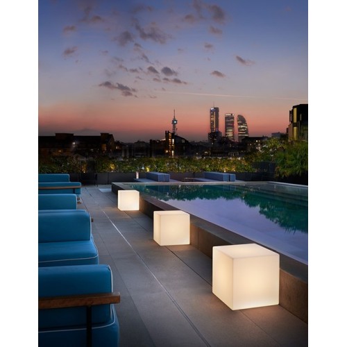 Cubo Slide Ground Lamp