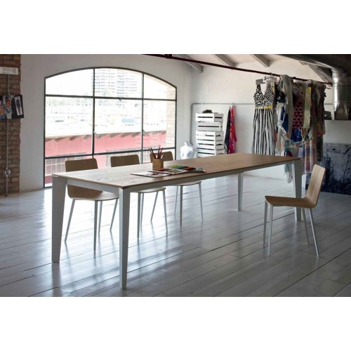 Cruz Bontempi table with lacquered steel frame