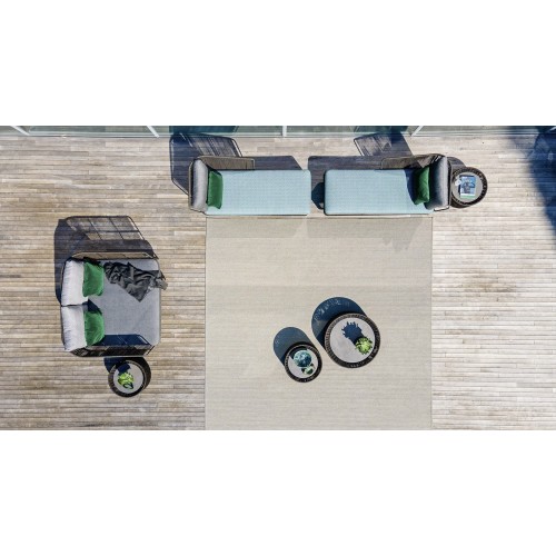 Carpet Varaschin, a designer outdoor rug made of polypropylene