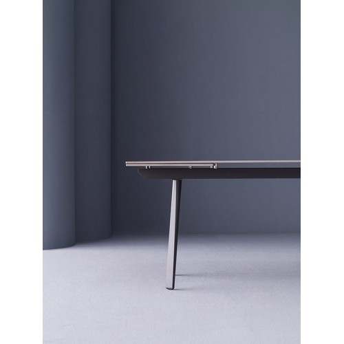 Emma Varaschin Extendable Table