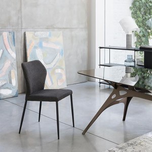 Alissa Pezzani chair