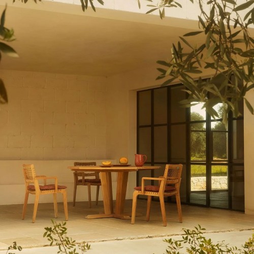 Synthesis Round Unopiù table