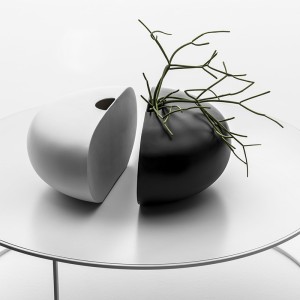 mezzanine-ceramic-vase-adriani-e-rossi