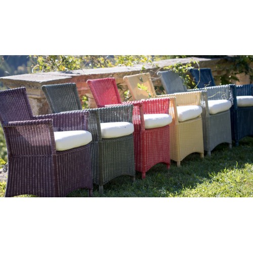 Capri Unopiù chair with armrests