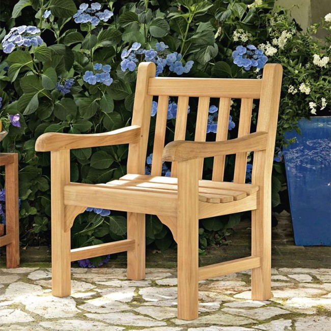 Chelsea Unopiù chair with armrests