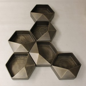 aquilone-wall-vase-in-ceramic-adriani-e-rossi