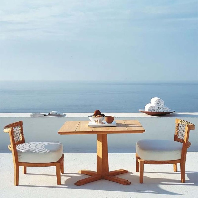 Synthesis Unopiù armchair