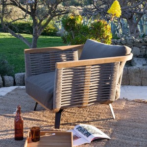 Welcome Unopiù armchair