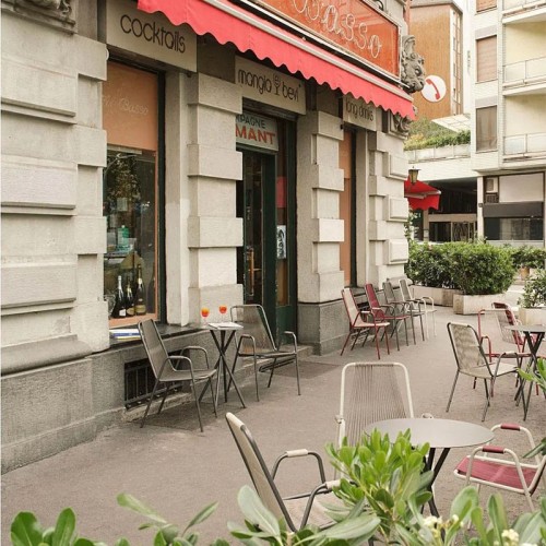 Coco Unopiù Chair with armrests