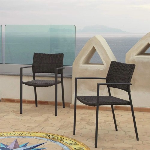 Experience Unopiù Chair with armrests