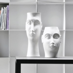 habibi-and-amal-sculpture-vase-adriani-e-rossi