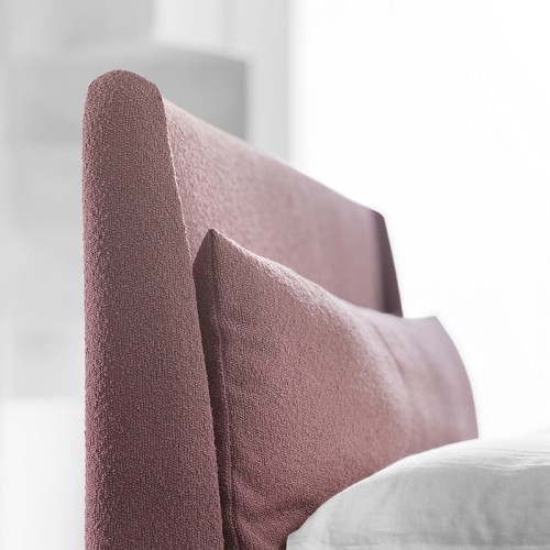 Eddie Noctis one and a half bed