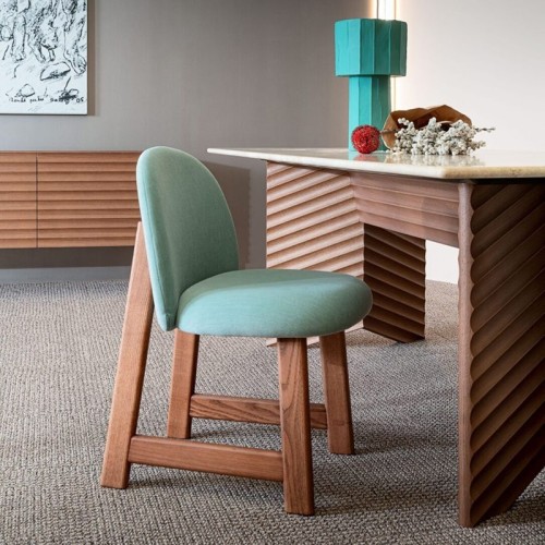 Pheaby Upholstered Chair Moroso – Modern Wooden Base