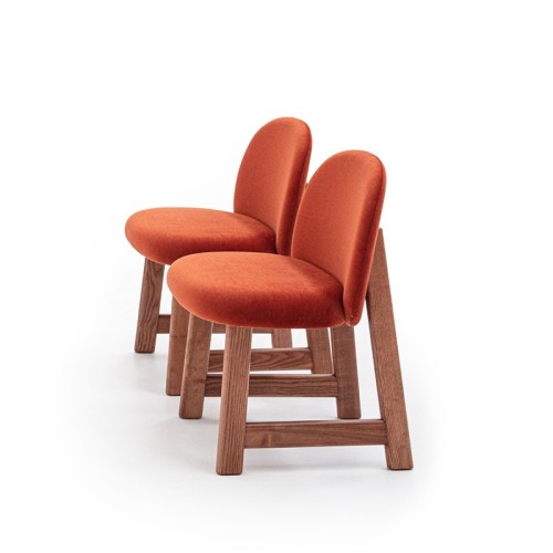 Pheaby Upholstered Chair Moroso – Modern Wooden Base