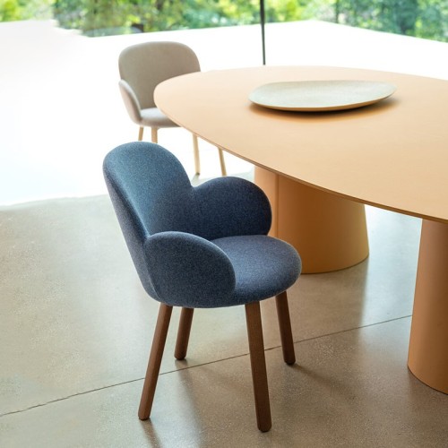 Tulp upholstered armchair by Moroso – Exclusive Discounts