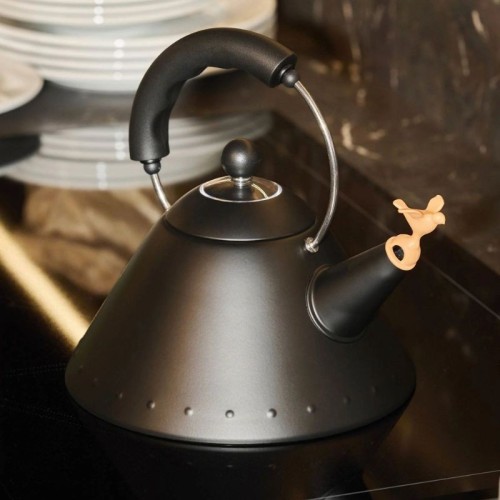 9093 BB Kettle by Alessi | Arredare Moderno