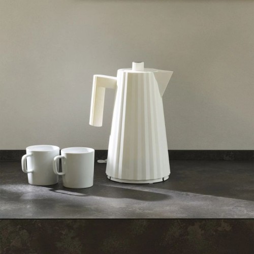 Plissé Alessi Electric Kettle | Arredare Moderno