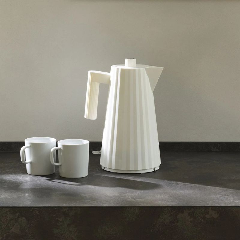 Plissé Alessi Electric Kettle | Arredare Moderno