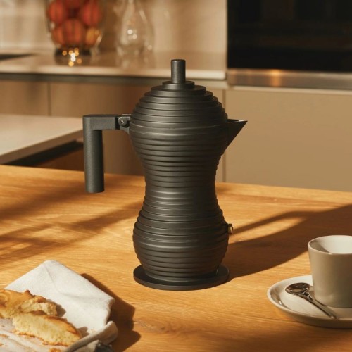 Pulcina coffee maker by Alessi – black version | Arredare Moderno