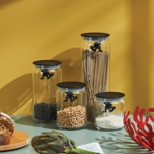 airtight-jar-gianni-a-little-man-holding-on-tight-alessi