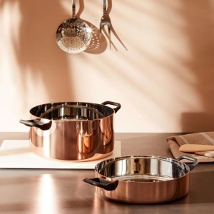 la-cintura-di-orione-alessi-low-casserole-with-two-handles