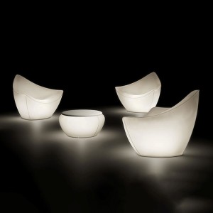 vela-plust-lightble-armchair