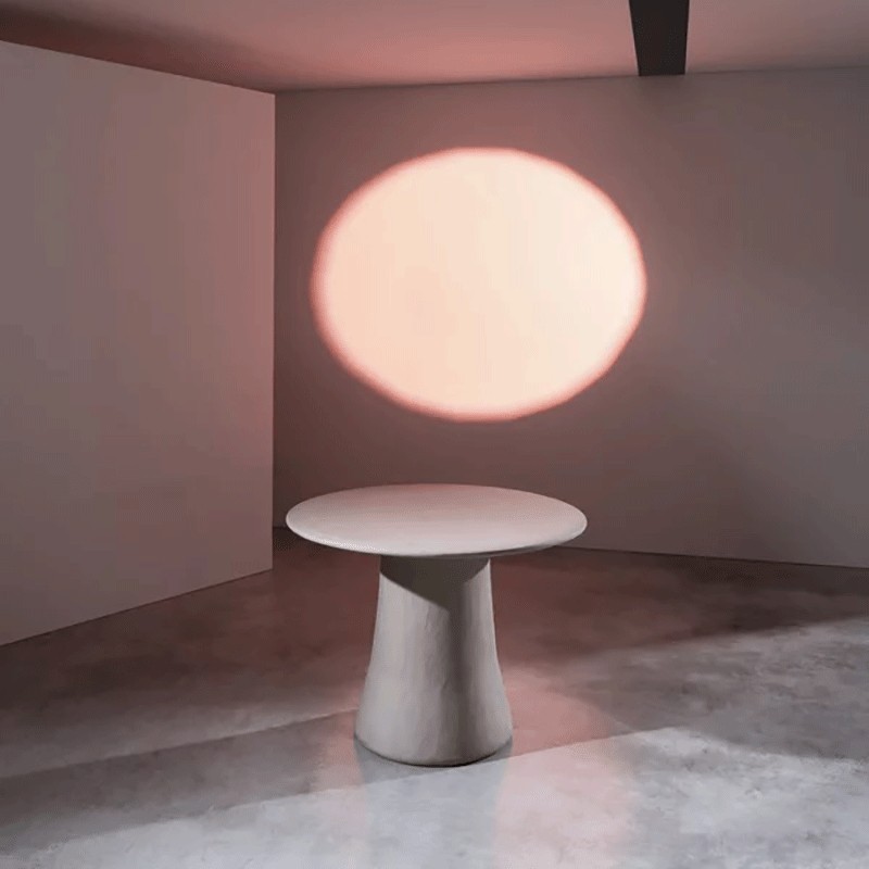 Mae Gervasoni round table