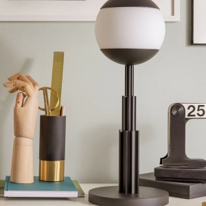 ar04-alessi-table-lamp