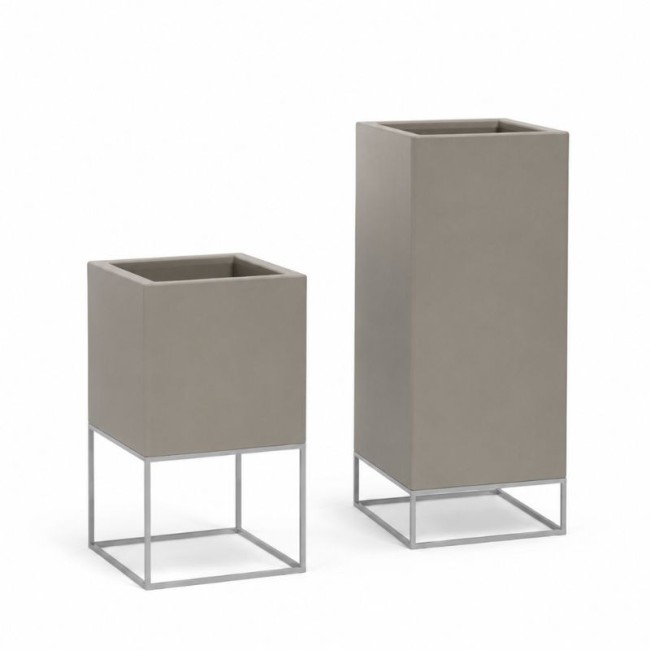 Vela Vondom illuminated planter