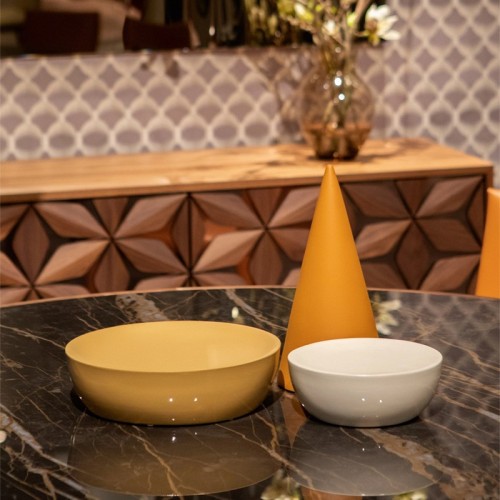 Pot Tonin Casa centerpiece